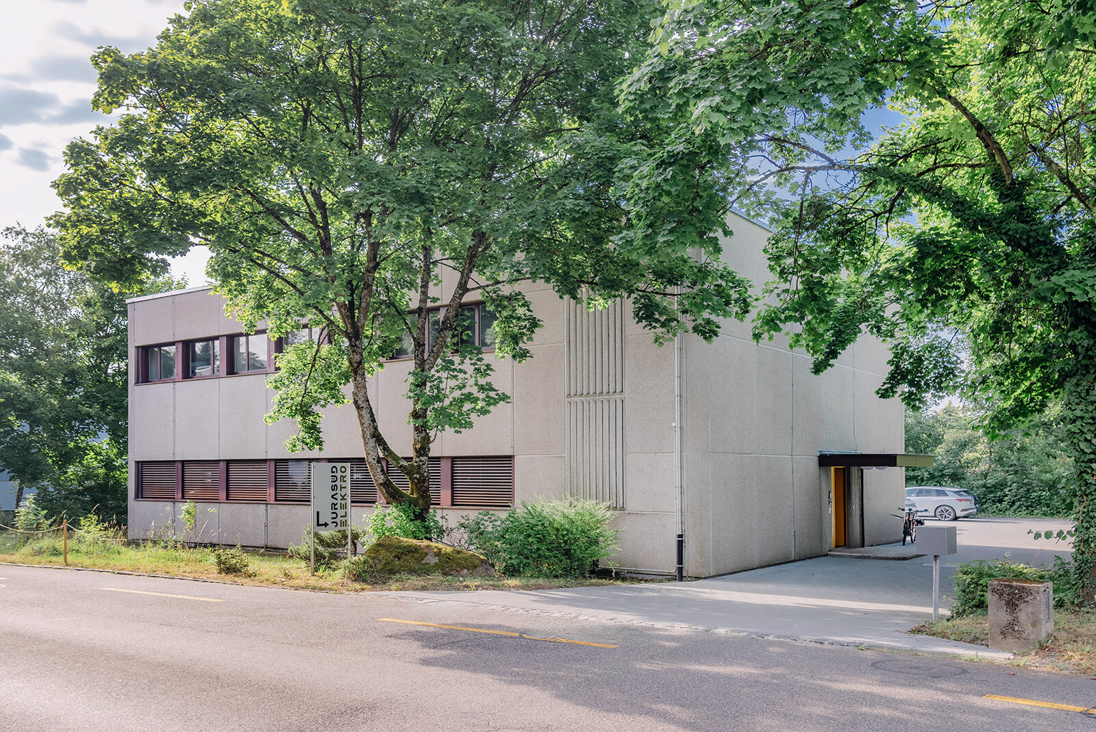 Hauptsitz Bürogebäude der Jurasüd Elektro GmbH in Bellach